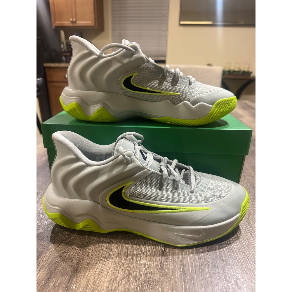Nike Giannis Immortality 4 Light Silver Black Volt FQ3680-007 Mens Size‎ 10 NEW